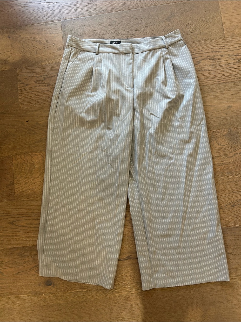 4/$25 Reitmans Light grey Pinstripe Wide-Leg  Trousers